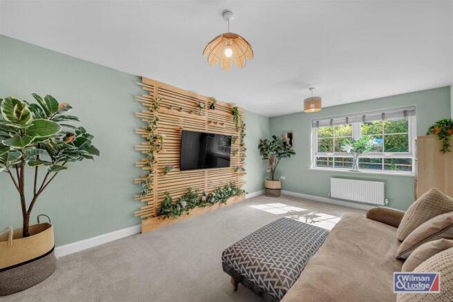 4 bed Detached for sale Image 5