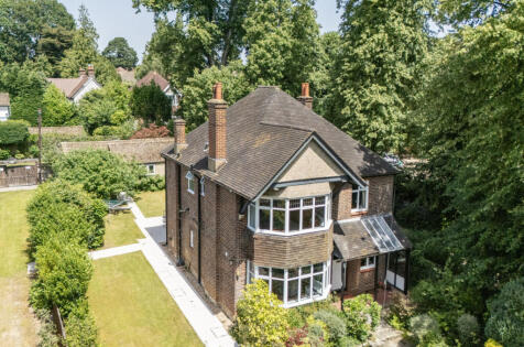 Meadowhead Road, Bassett, Southampton, Hampshire, SO16