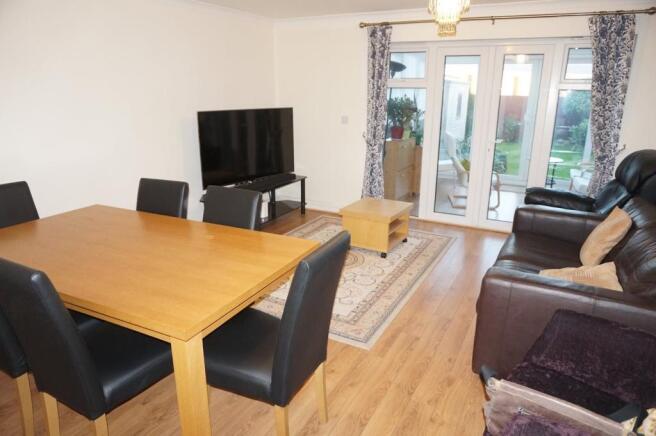 Lounge/Dining Room