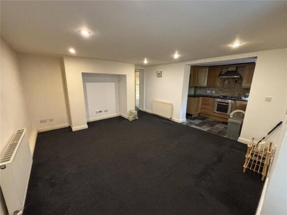10 bed Semi-Detached for sale Image 4