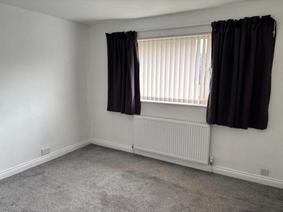 3 bed House to rent Image 8