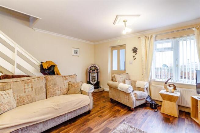 8415131-interior15.jpg