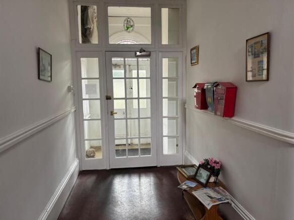 1 bed Flat for sale Image 11