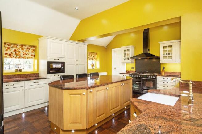 5 bed Character Property for sale Image 10