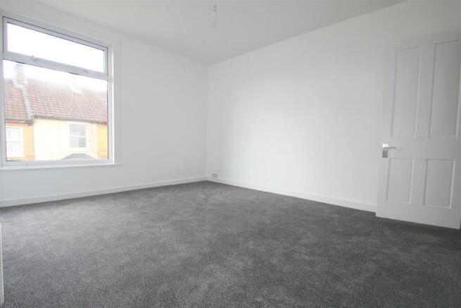 bedroom1.JPG