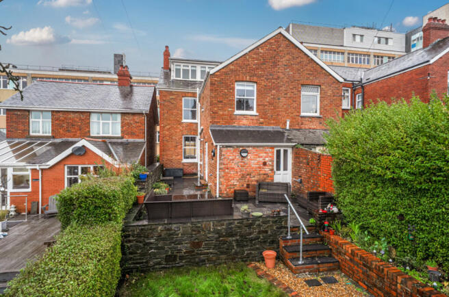 1385156-2-6938694...