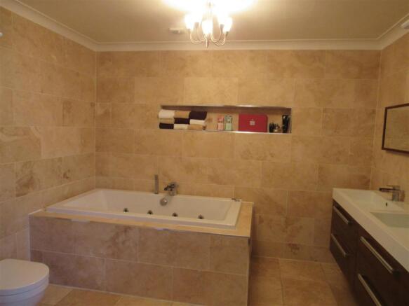 En suite Bathroom