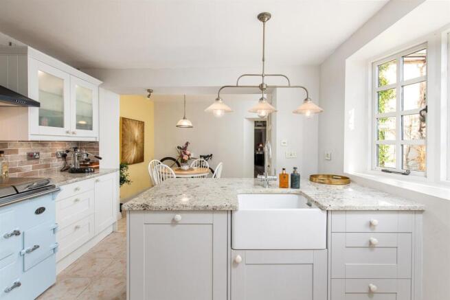 Kitchen_5.jpg