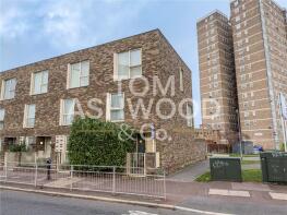 597, Wood Lane, Dagenham RM8 1DR