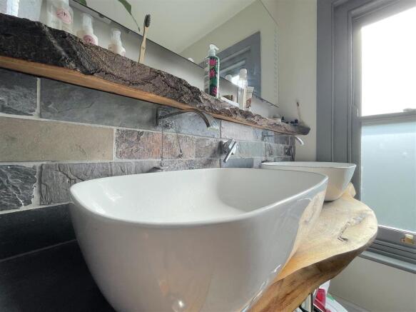 Bathroom (3).jpeg
