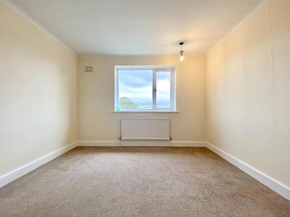 2 bed Flat to rent Image 10