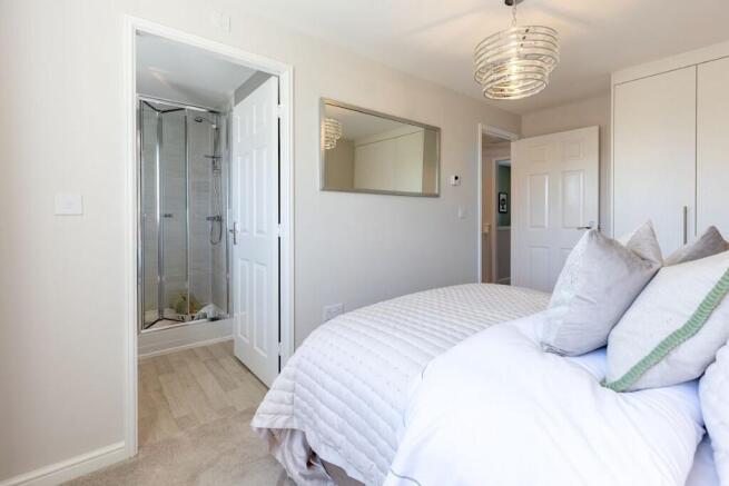 3 bed Detached to rent Image 8