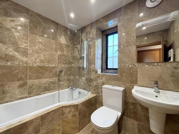 2 bed Flat to rent Image 8