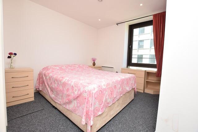 2 bed Apartment to rent Image 5