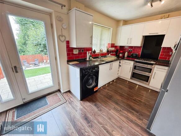 3 bed Semi-Detached for sale Image 6