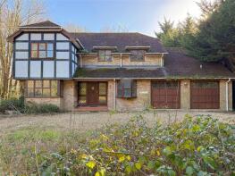 Dell House, Lower Buckland Road, Lymington SO41 9DS