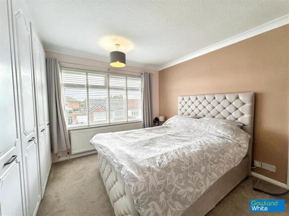 4 bed Semi-Detached for sale Image 12
