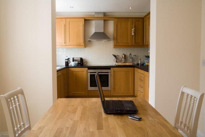 KITCHEN/DINING