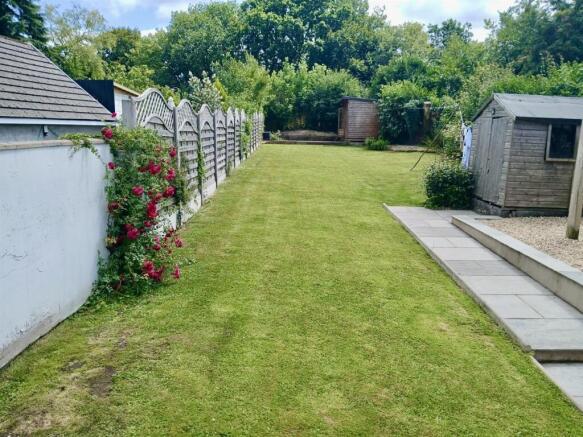 Kings Road, Llandybie, Ammanford photo 4