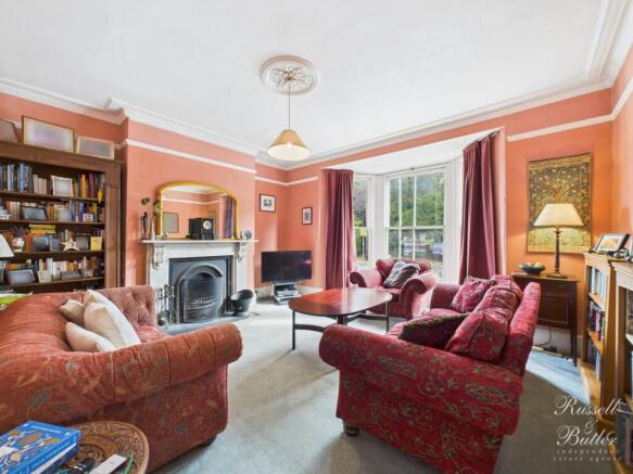 CAM01995G0-PR0368-STILL012