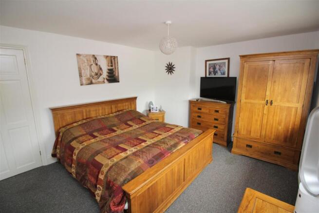 Bedroom 1.JPG
