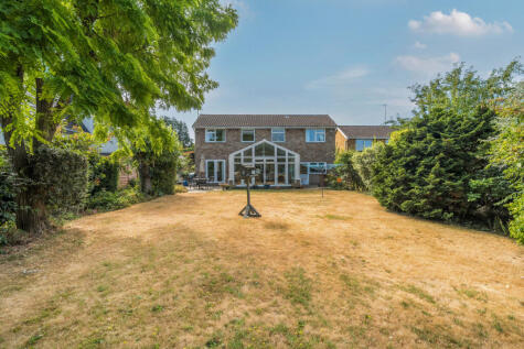 Amberley Close, Send, GU23
