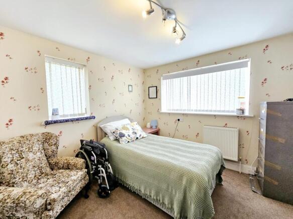 4 bed Semi-Detached for sale Image 10