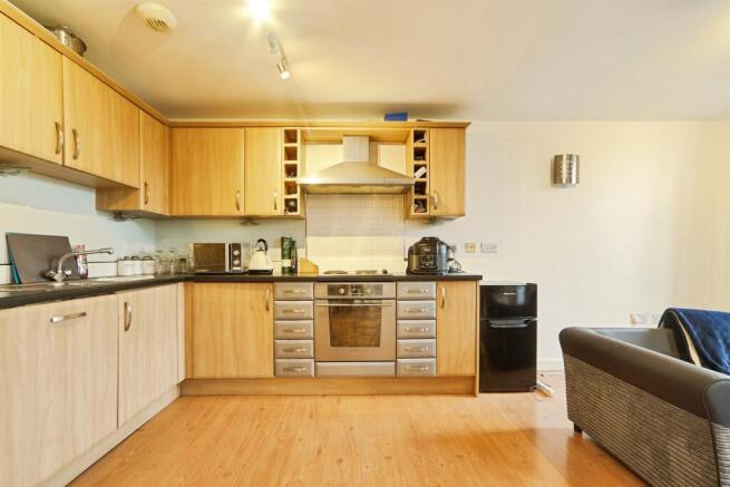 1 bed Flat for sale Image 4