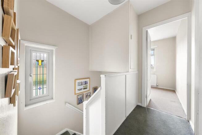 4 bed Semi-Detached for sale Image 12