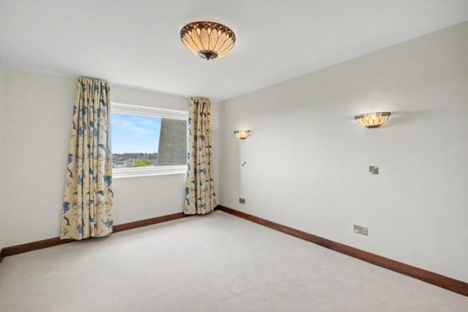 2 bed Apartment for sale Image 11