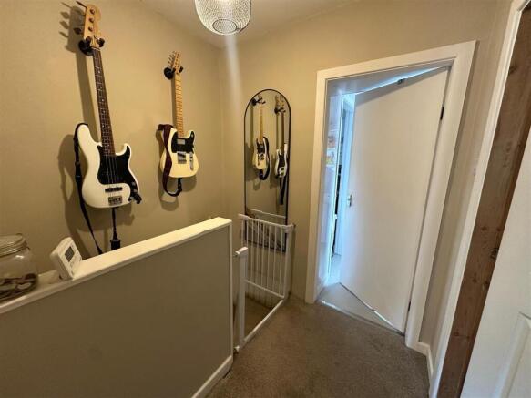 2 bed Terraced for sale Image 12
