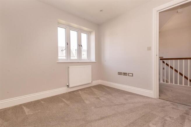 2 Abbotts Way (22b).jpg