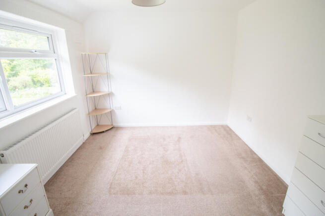 3 bed Semi-Detached to rent Image 9
