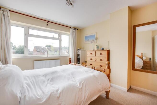 Bedroom 1.jpg