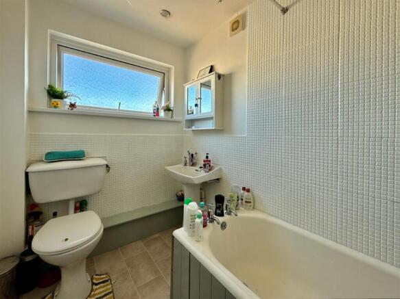 Bathroom.JPG