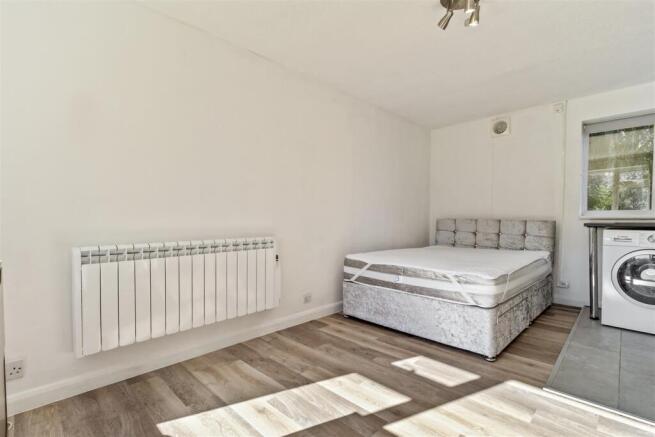 1 Hampden Court-002.JPG