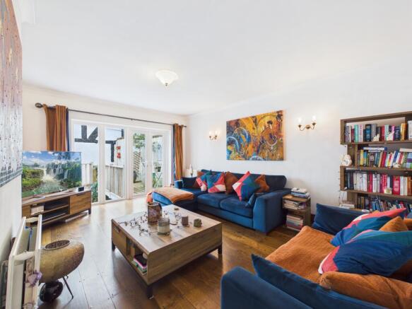 CAM04018G0-PR0447-STILL022