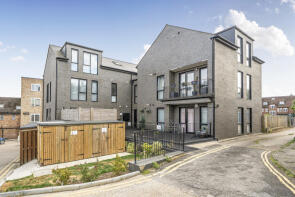 Flat 6, Milburn House, Ray Gardens, Stanmore HA7 3FW