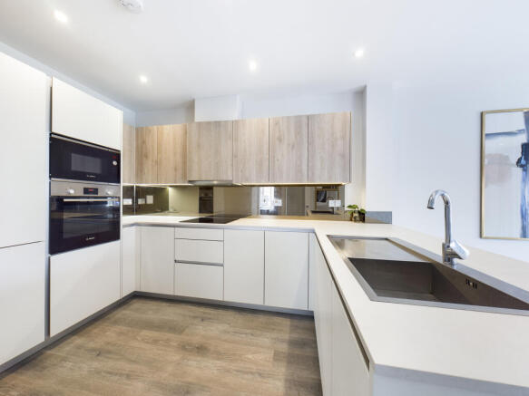 CAM00176P1-PR0196-STILL02