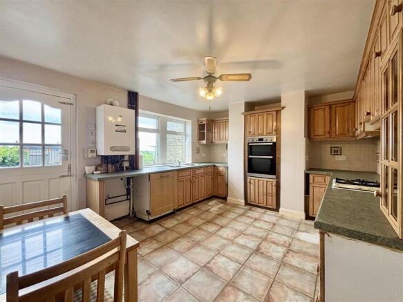 3 bed Terraced for sale Image 8