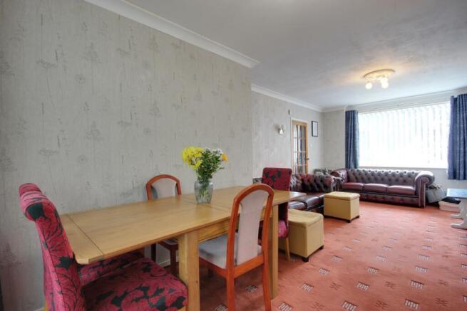 3 bed Semi-Detached for sale Image 6