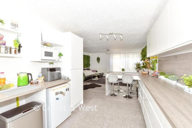 Lounge/Dining/Kitchen