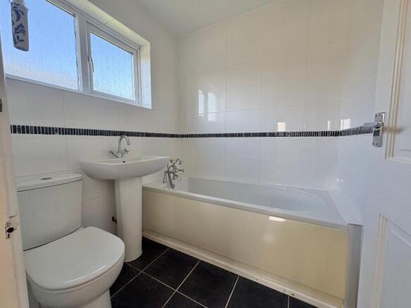 Conway Close, Houghton Regis, LU5 photo 4
