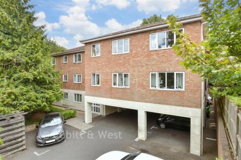 The Crescent, Belmont, Sutton, Surrey