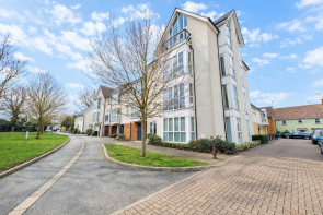 36, Lambourne Chase, Great Baddow, Chelmsford CM2 9FF