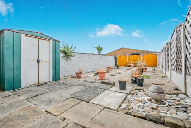 3 bed Terraced for sale Image 11