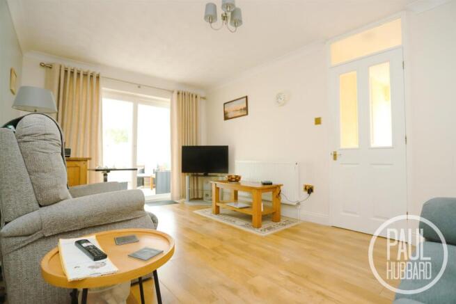 Wheatacre Drive, Corton, NR32 photo 3