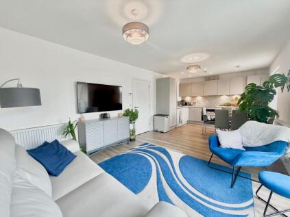 George Avenue, Glebe Farm, MK17