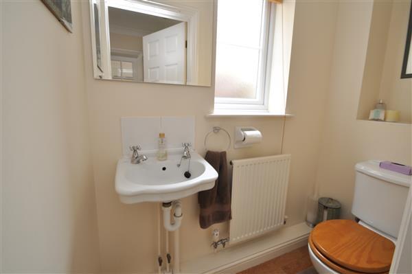 Cloakroom/wc