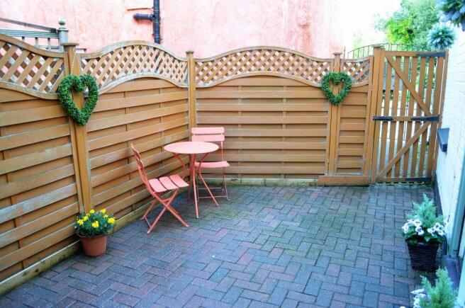 Courtyard garden